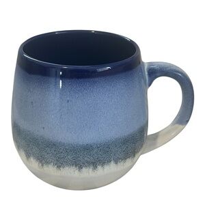 NWOT OMBRÉ COFFEE MUG BLUE & WHITE